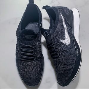Nike Mariah Flyknit Racer